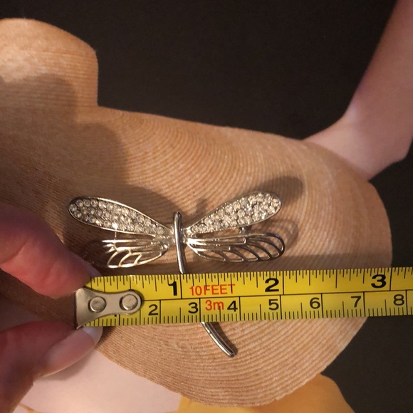 Fashion Jewellery Dragonfly Brooch, set in silver with rhinestones. - Picture 4 of 5